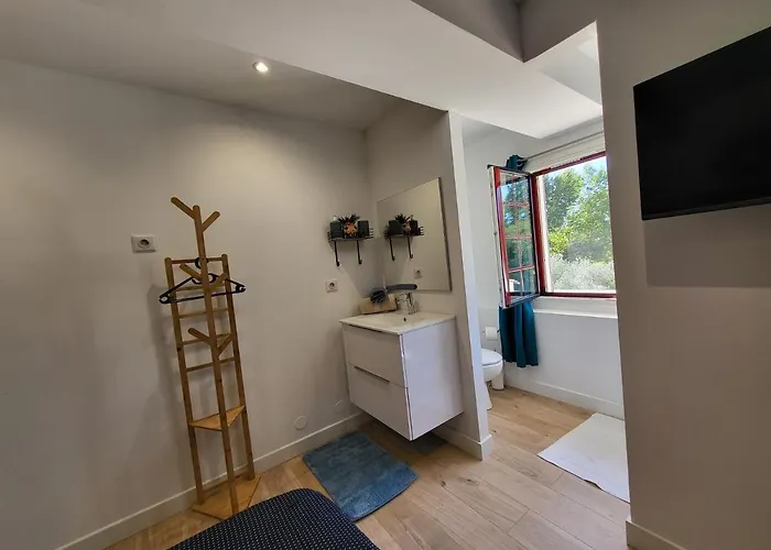 Du Trinquet Мини-отель *